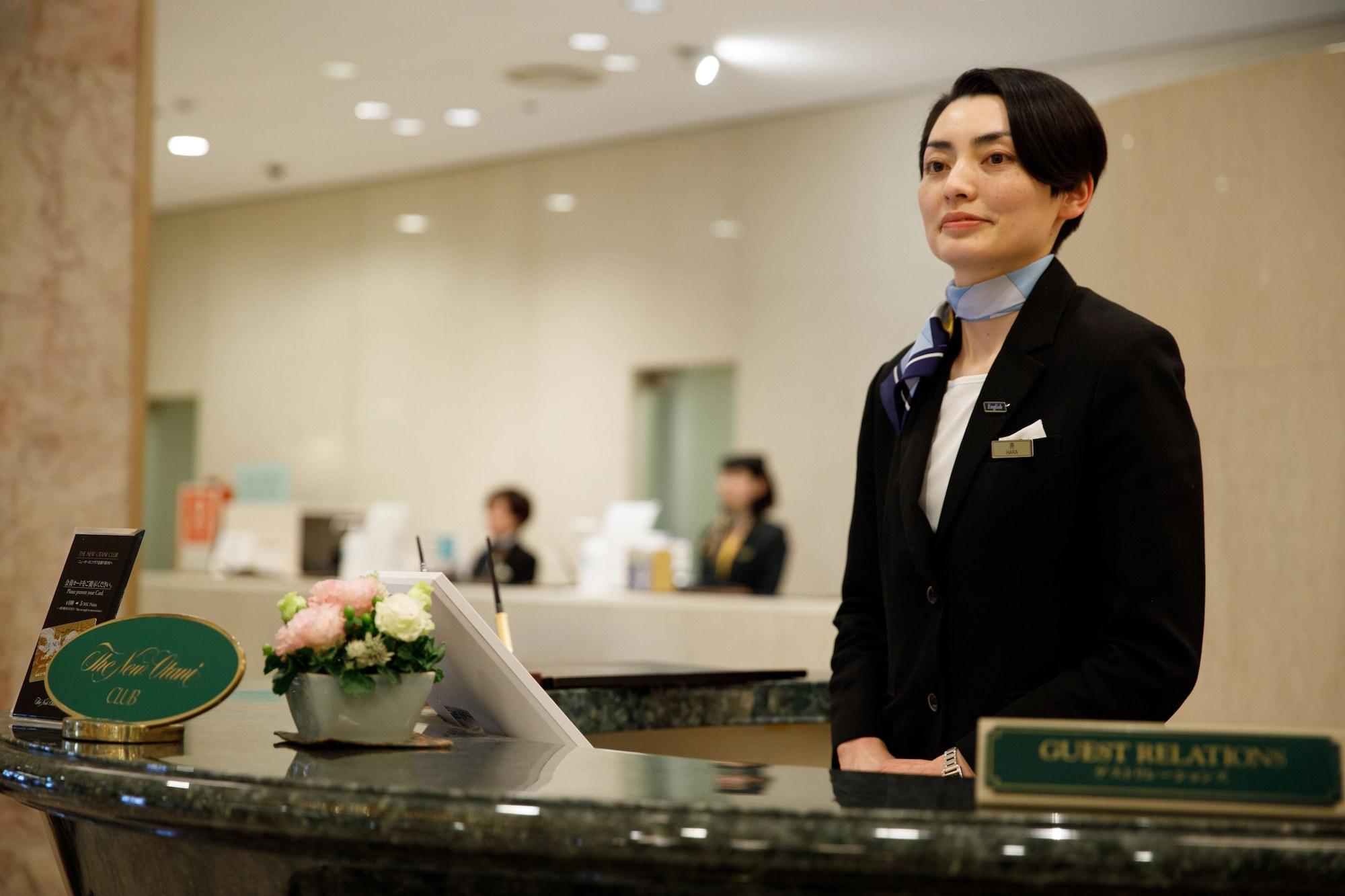 Hotel New Otani Hakata Fukuoka  Exteriör bild A hotel concierge in Seoul, South Korea