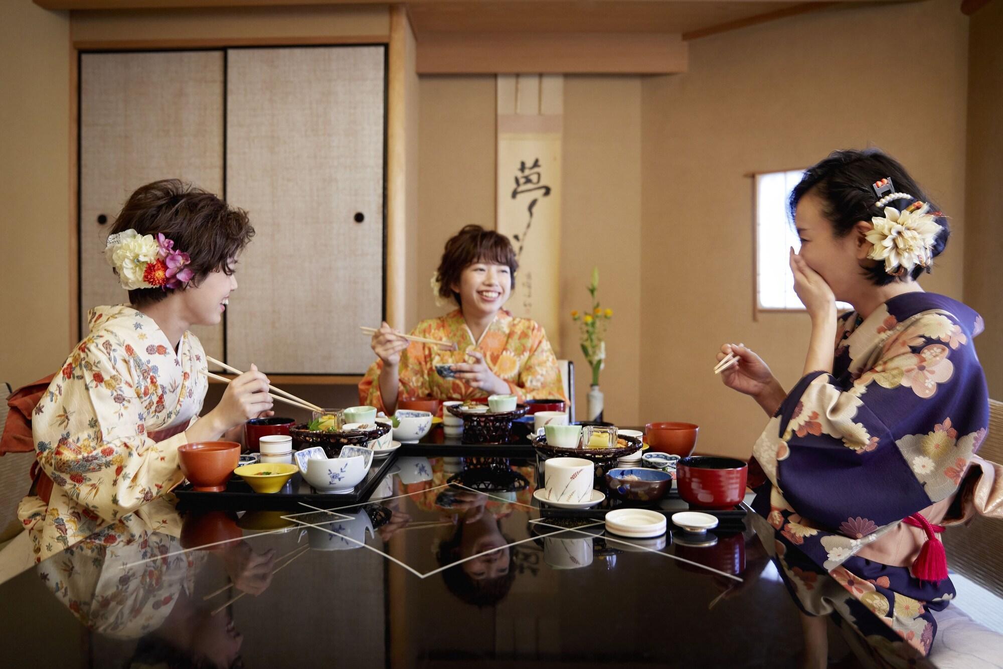 Hotel New Otani Hakata Fukuoka  Exteriör bild A Japanese meal