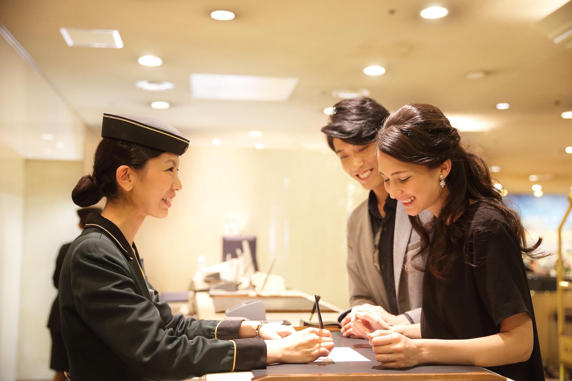 Hotel New Otani Hakata Fukuoka  Exteriör bild A Korean hotel concierge