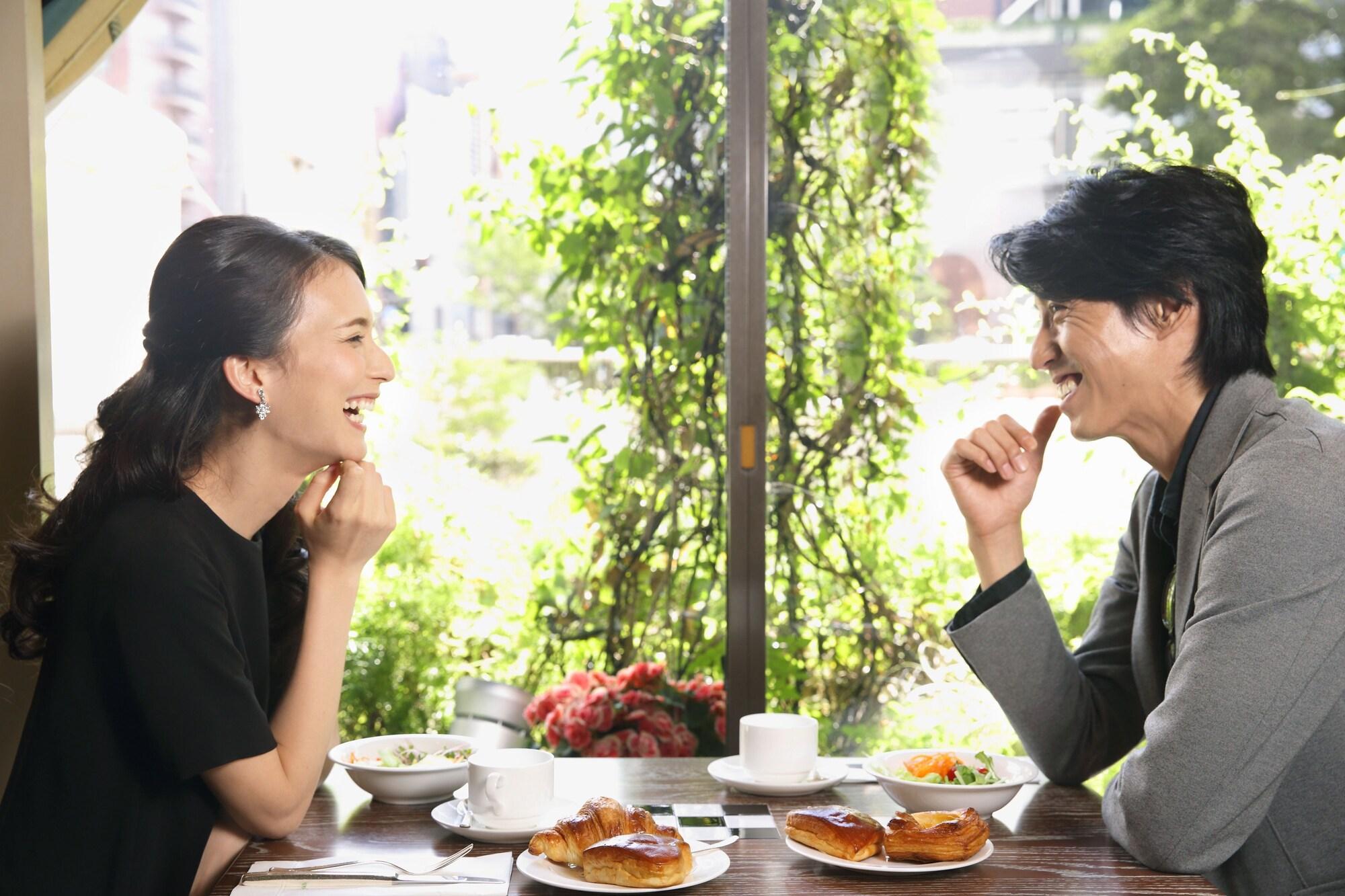 Hotel New Otani Hakata Fukuoka  Exteriör bild Lee Byung-hun and Lee Young Ae in The Housemaid